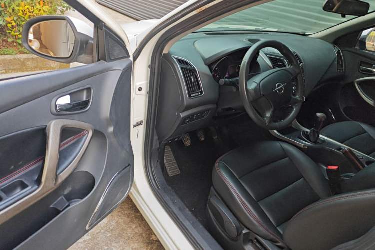 Used Haima S5 2015 1.6L Manual Comfort Model Interior 3