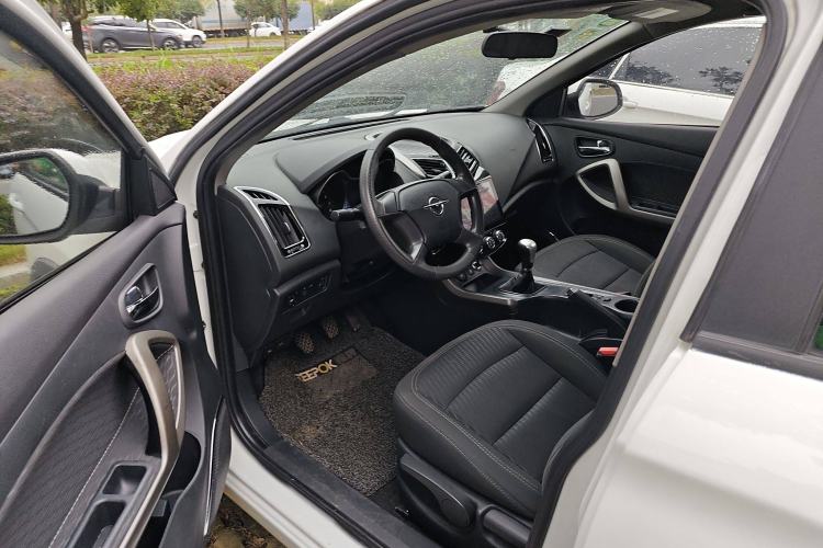 Used Haima S5 2015 1.6L Manual Comfort Model Interior 3