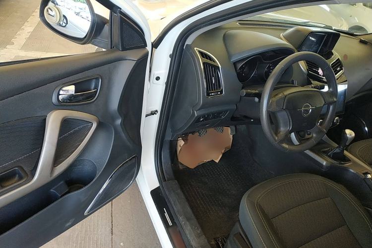 Used Haima S5 2015 1.6L Manual Comfort Model Interior 3