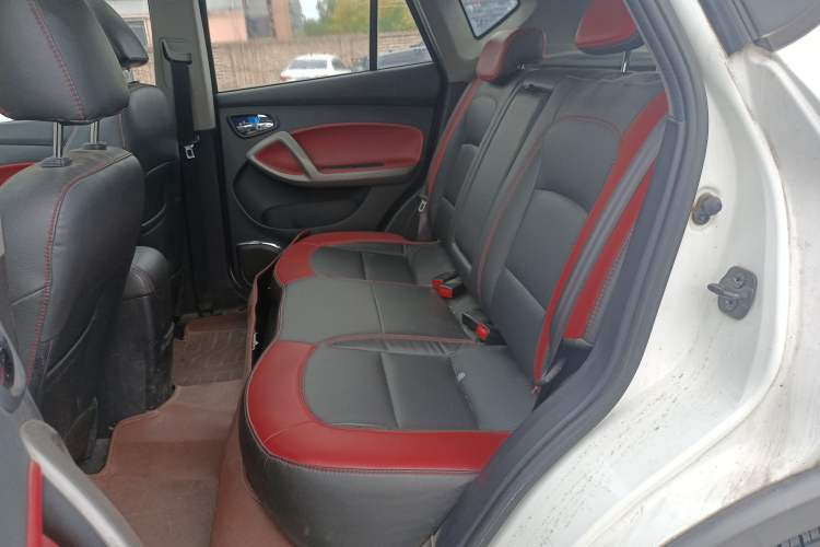 Used Haima S5 2015 1.5T Manual Smart Luxury Sport Edition Interior 4