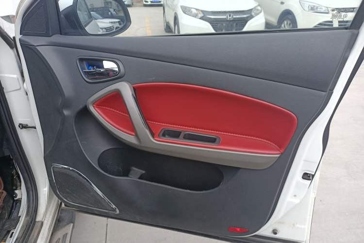 Used Haima S5 2015 1.5T Manual Smart Luxury Sport Edition Interior 5