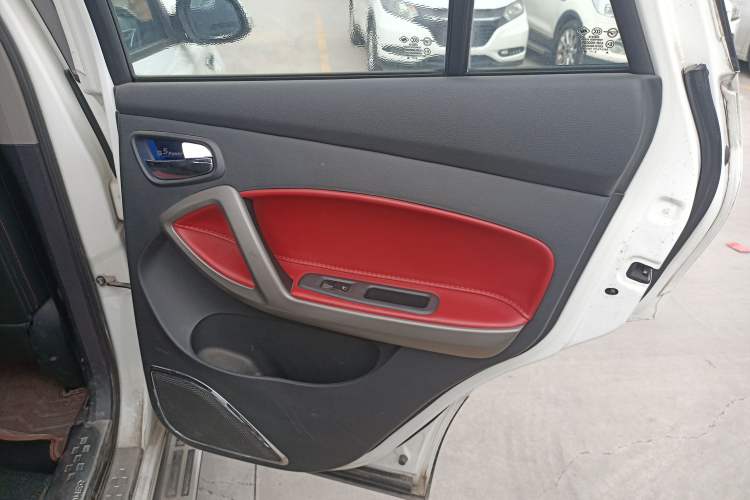 Used Haima S5 2015 1.5T Manual Smart Luxury Sport Edition Interior 6