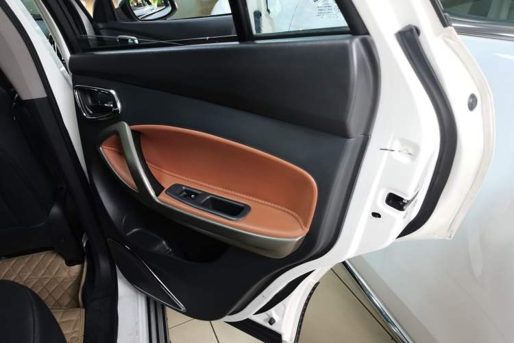 Used Haima S5 2015 1.5T CVT Luxury Model Interior 6