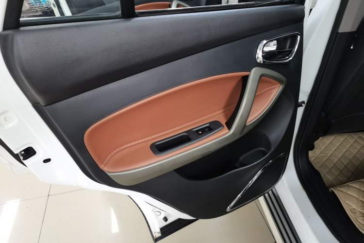 Used Haima S5 2015 1.5T CVT Luxury Model Interior 8