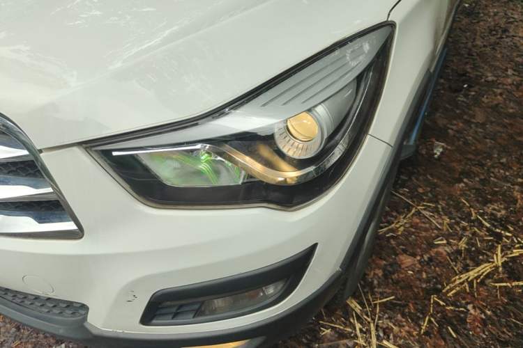 Used Haima S5 2015 1.6L Manual Luxury Model with Sunroof Left Front Headlight