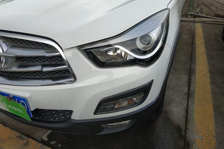 Used Haima S5 2015 1.6L Manual Luxury Model with Sunroof Left Front Headlight