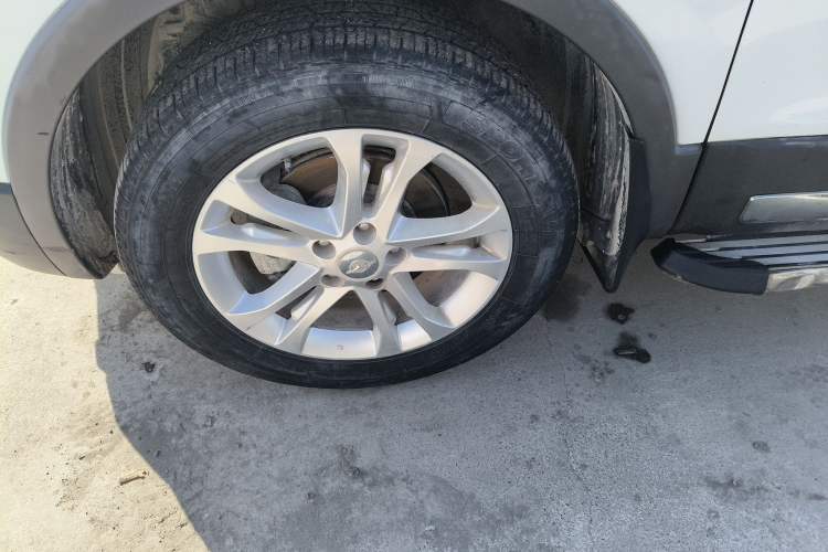 Used Haima S5 2015 1.6L Manual Smart Luxury Model Left Front Wheel Hub