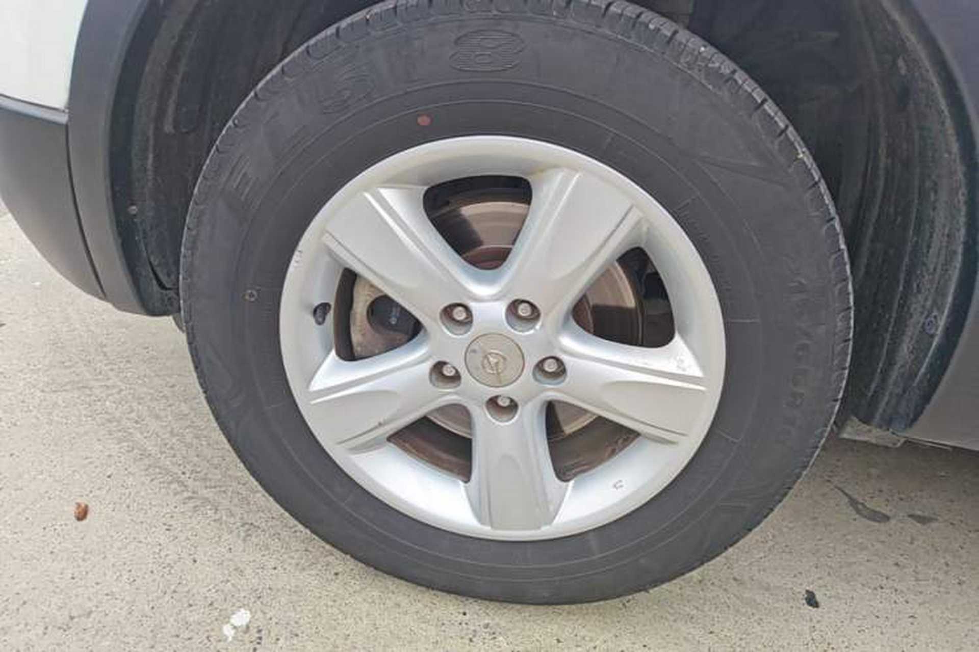 Used Haima S5 2015 1.6L Manual Luxury Model with Sunroof Left Front Wheel Hub