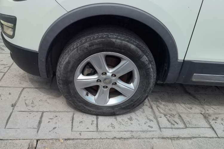Used Haima S5 2015 1.6L Manual Luxury Model with Sunroof Left Front Wheel Hub