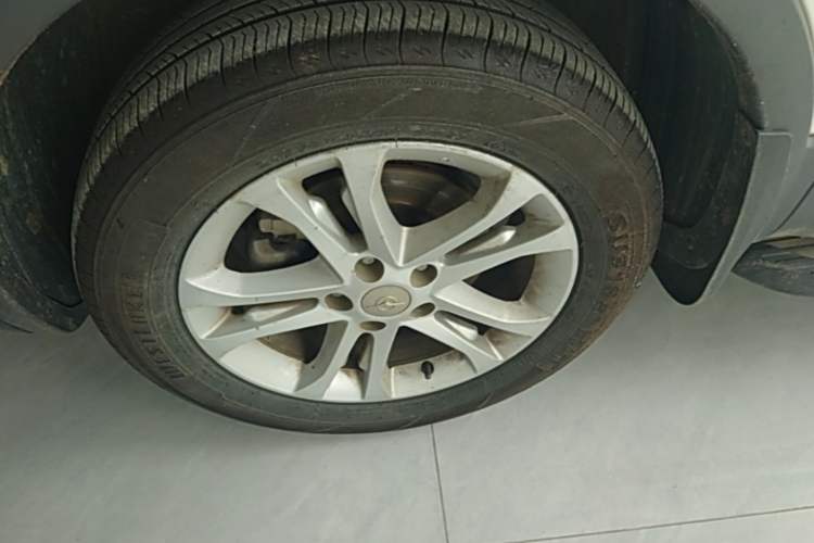 Used Haima S5 2015 1.6L Manual Smart Luxury Model Left Front Wheel Hub