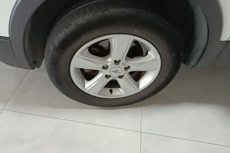 Used Haima S5 2015 1.6L Manual Comfort Model Left Front Wheel Hub