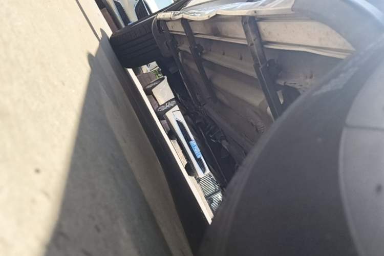 Used Haima S5 2015 1.6L Manual Comfort Model Left Side Sill