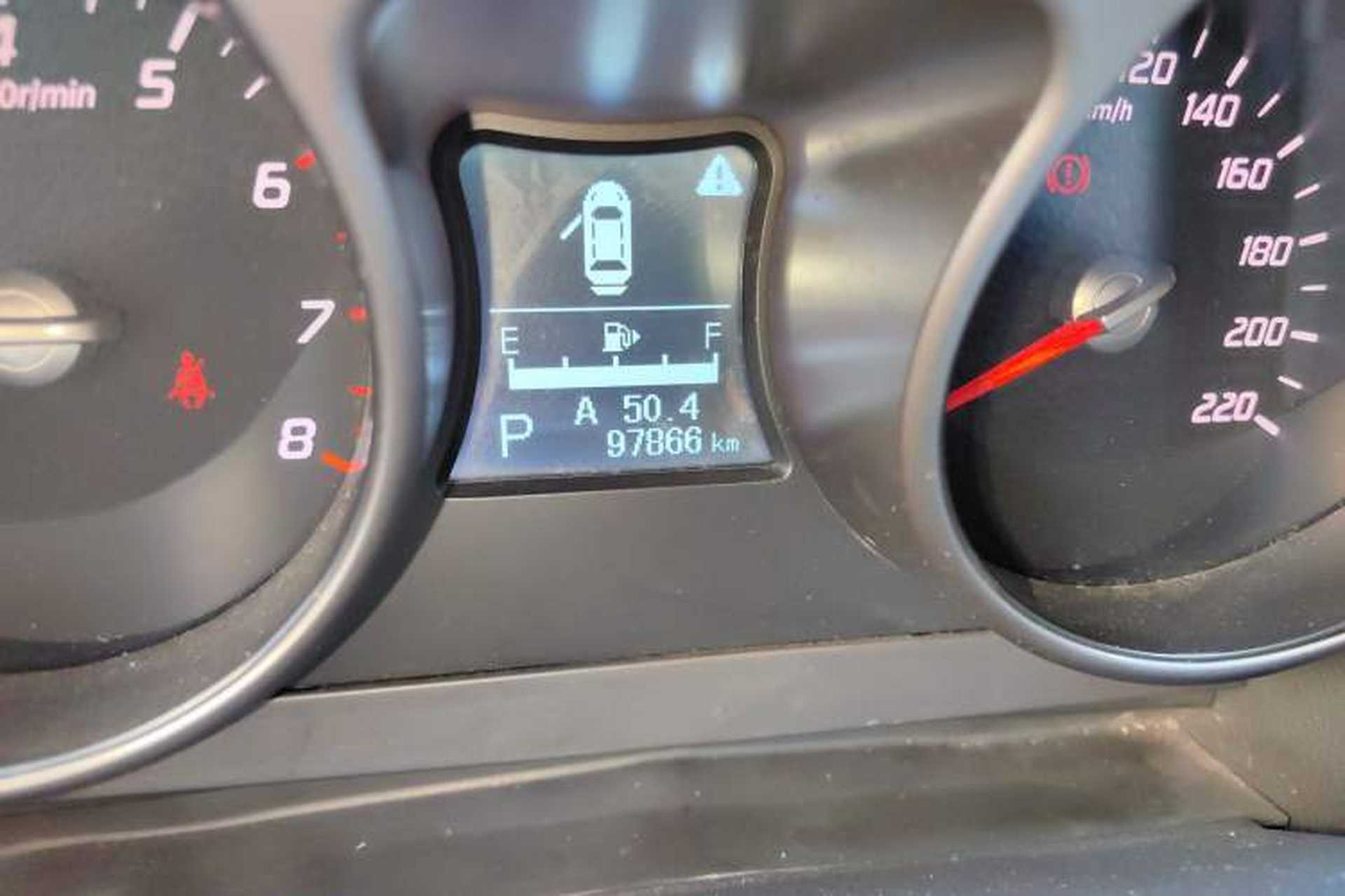 Used Haima S5 2015 1.5T CVT Flagship Model Odometer Close Up