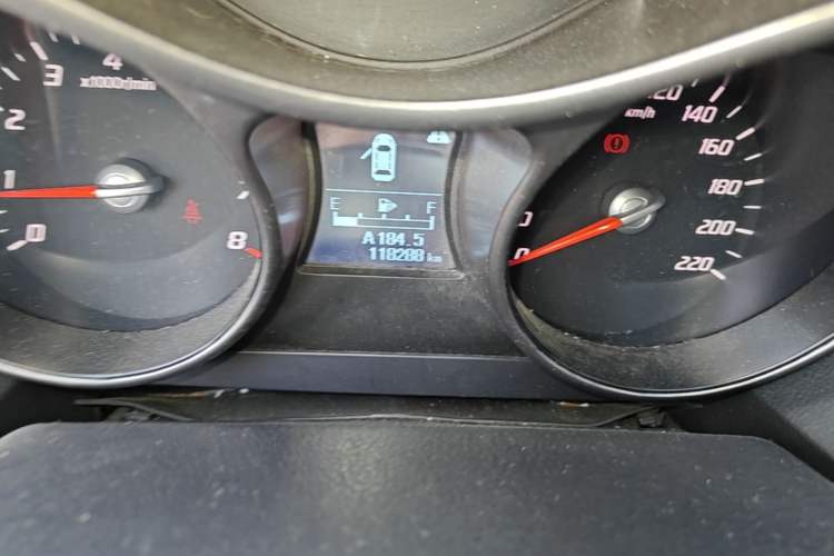 Used Haima S5 2015 1.5T Manual Flagship Model Odometer Close Up
