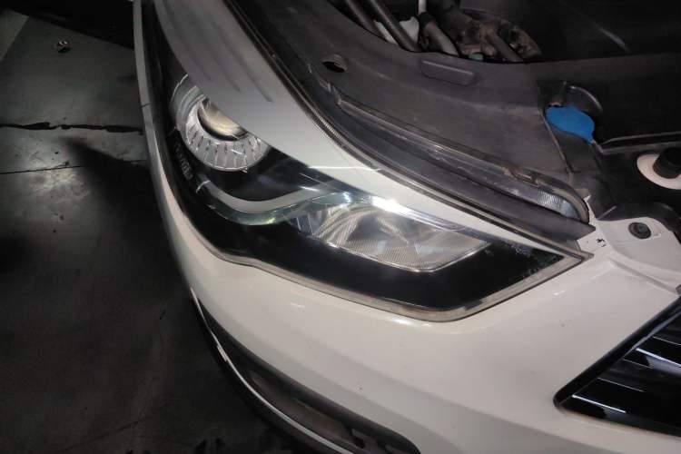 Used Haima S5 2015 1.5T Manual Smart Luxury Sport Edition Right Front Headlight