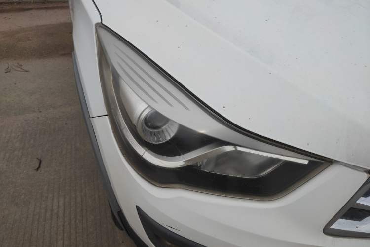 Used Haima S5 2015 1.6L Manual Luxury Model with Sunroof Right Front Headlight