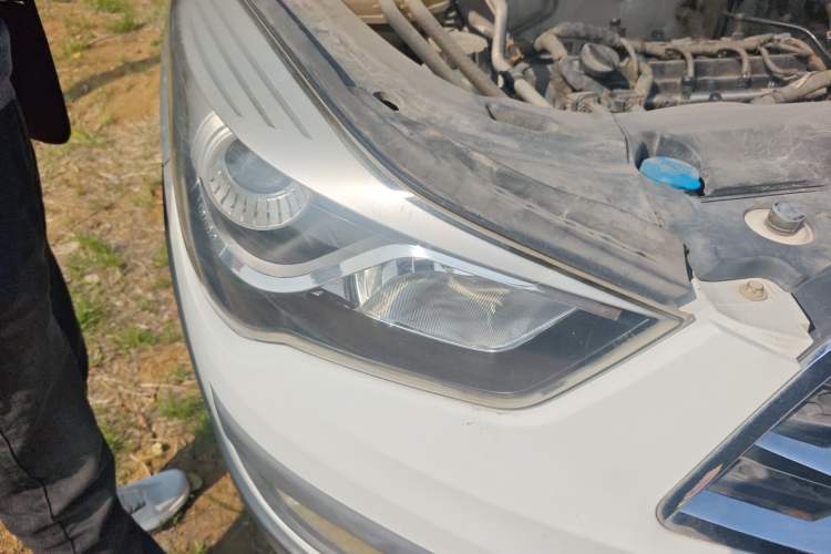 Used Haima S5 2015 1.6L Manual Luxury Model with Sunroof Right Front Headlight