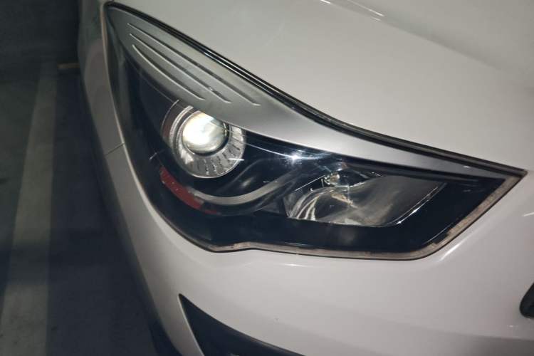 Used Haima S5 2015 1.6L Manual Comfort Model Right Front Headlight