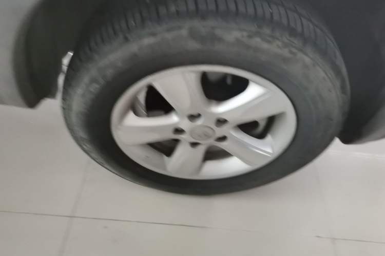Used Haima S5 2015 1.6L Manual Luxury Model with Sunroof Right Front Wheel Hub
