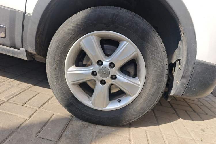 Used Haima S5 2015 1.6L Manual Luxury Model with Sunroof Right Front Wheel Hub