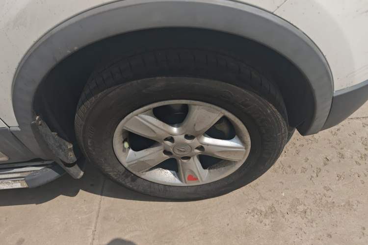 Used Haima S5 2015 1.6L Manual Luxury Model with Sunroof Right Front Wheel Hub