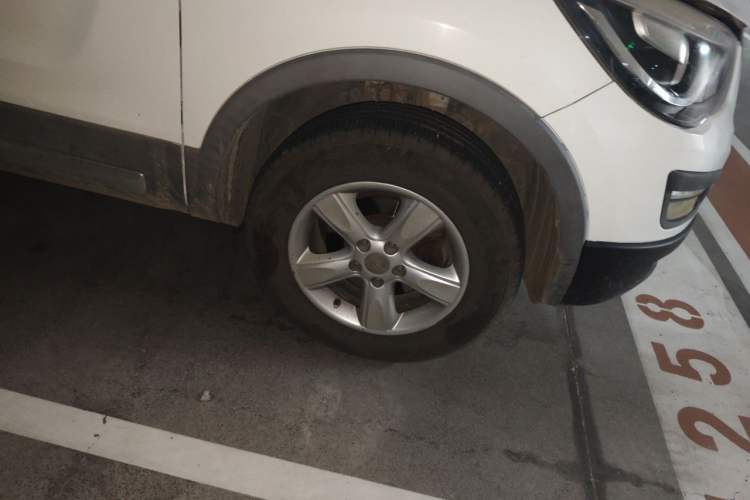 Used Haima S5 2015 1.6L Manual Comfort Model Right Front Wheel Hub
