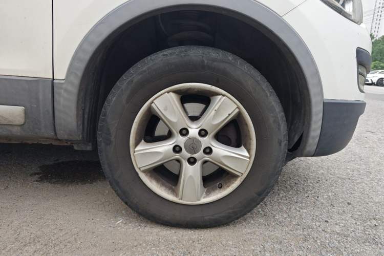 Used Haima S5 2015 1.6L Manual Comfort Model Right Front Wheel Hub
