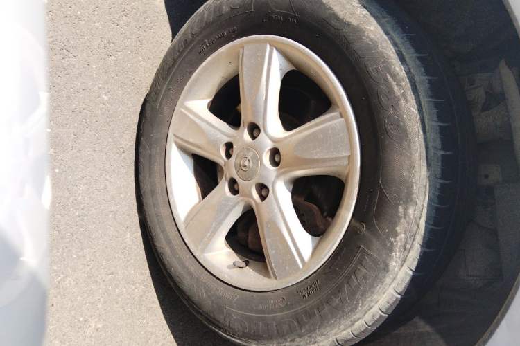 Used Haima S5 2015 1.6L Manual Luxury Model with Sunroof Right Front Wheel Hub