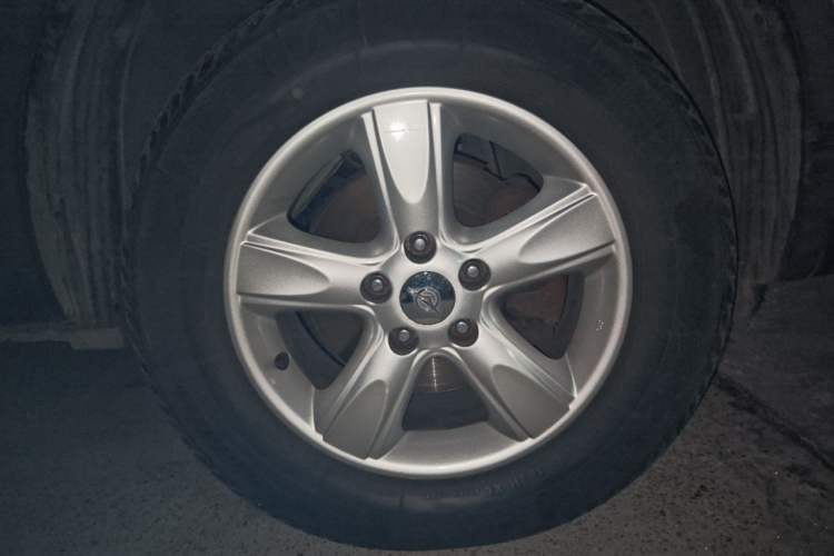 Used Haima S5 2015 1.6L Manual Comfort Model Right Front Wheel Hub
