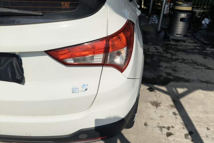 Used Haima S5 2015 1.5T CVT Luxury Model Right Rear Taillight