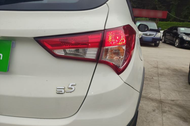 Used Haima S5 2015 1.6L Manual Luxury Model with Sunroof Right Rear Taillight
