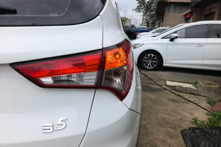 Used Haima S5 2015 1.5T CVT Luxury Sport Edition Right Rear Taillight
