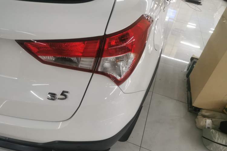 Used Haima S5 2015 1.5T CVT Flagship Model Right Rear Taillight