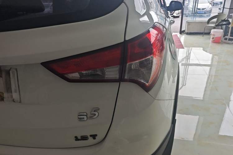 Used Haima S5 2015 1.5T CVT Flagship Model Right Rear Taillight