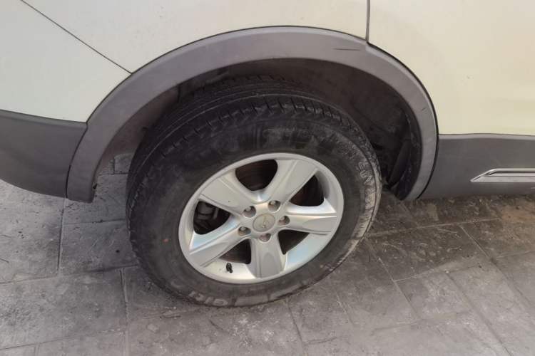 Used Haima S5 2015 1.6L Manual Luxury Model with Sunroof Right Rear Wheel Hub