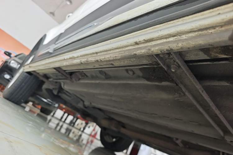 Used Haima S5 2015 1.5T CVT Flagship Model Right Side Sill