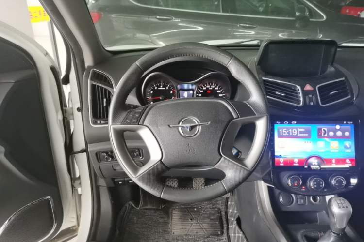 Used Haima S5 2015 1.6L Manual Luxury Model with Sunroof Steering Wheel