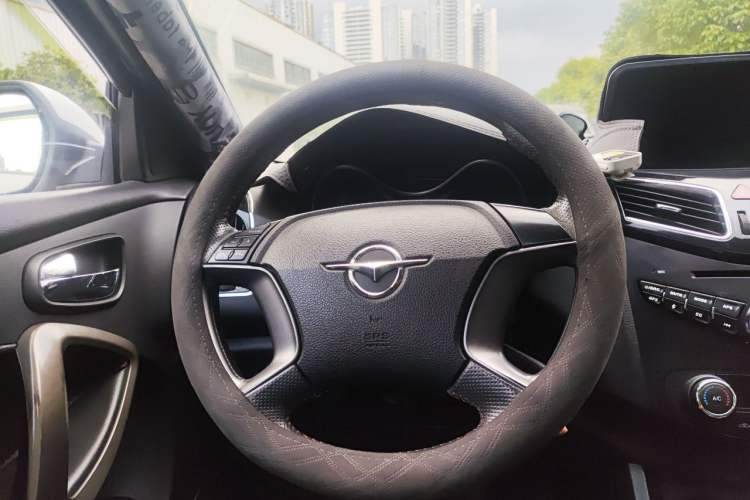 Used Haima S5 2015 1.6L Manual Luxury Model with Sunroof Steering Wheel