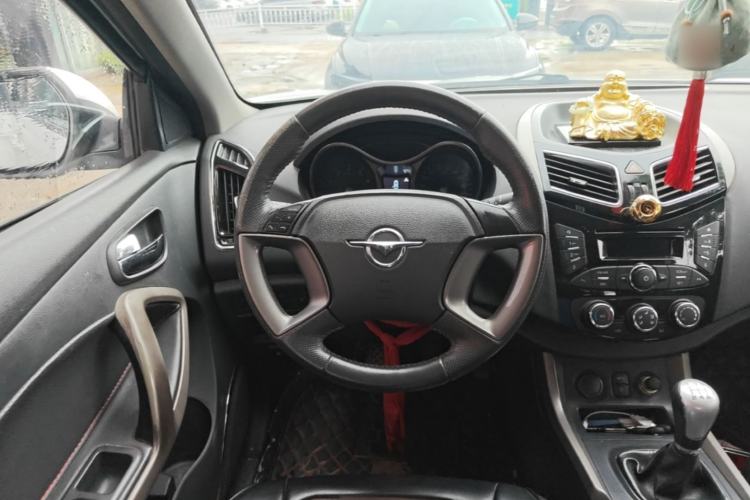 Used Haima S5 2015 1.6L Manual Luxury Model with Sunroof Steering Wheel