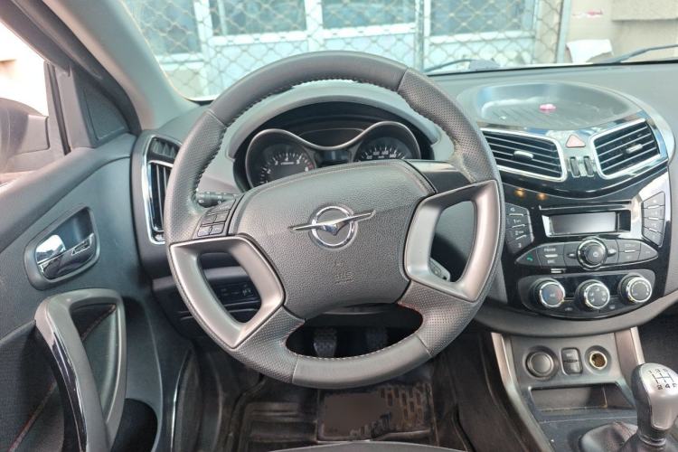 Used Haima S5 2015 1.6L Manual Luxury Model with Sunroof Steering Wheel