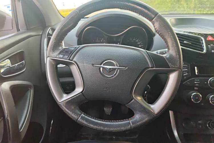 Used Haima S5 2015 1.6L Manual Luxury Model with Sunroof Steering Wheel