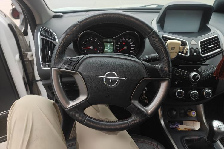 Used Haima S5 2015 1.6L Manual Luxury Model with Sunroof Steering Wheel
