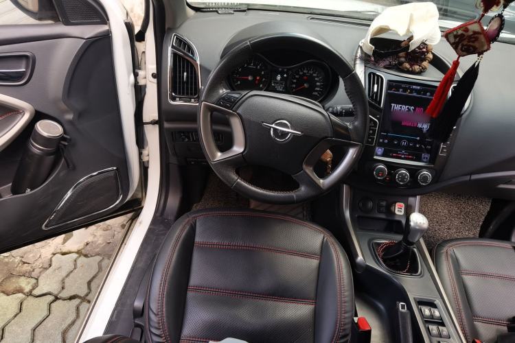 Used Haima S5 2015 1.6L Manual Luxury Model with Sunroof Steering Wheel