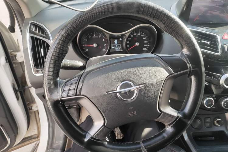 Used Haima S5 2015 1.6L Manual Luxury Model with Sunroof Steering Wheel