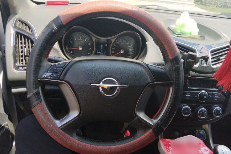 Used Haima S5 2015 1.6L Manual Luxury Model with Sunroof Steering Wheel