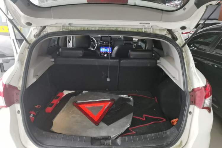 Used Haima S5 2015 1.6L Manual Luxury Model with Sunroof Trunk
