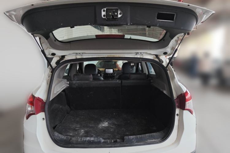 Used Haima S5 2015 1.6L Manual Luxury Model with Sunroof Trunk