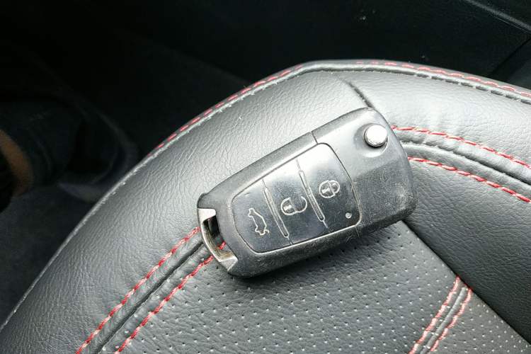 Used Haima S5 2015 1.6L Manual Luxury Model with Sunroof Vehicle Key