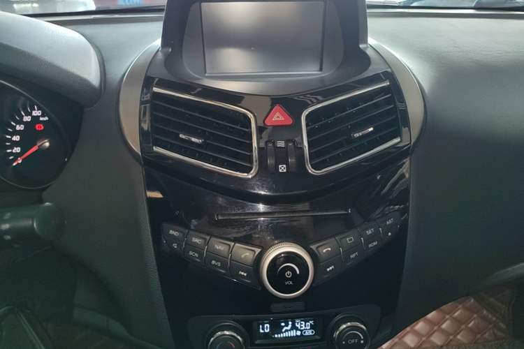 Used Haima S5 2016 1.5T CVT Enjoyment Edition Audio And AC Panel