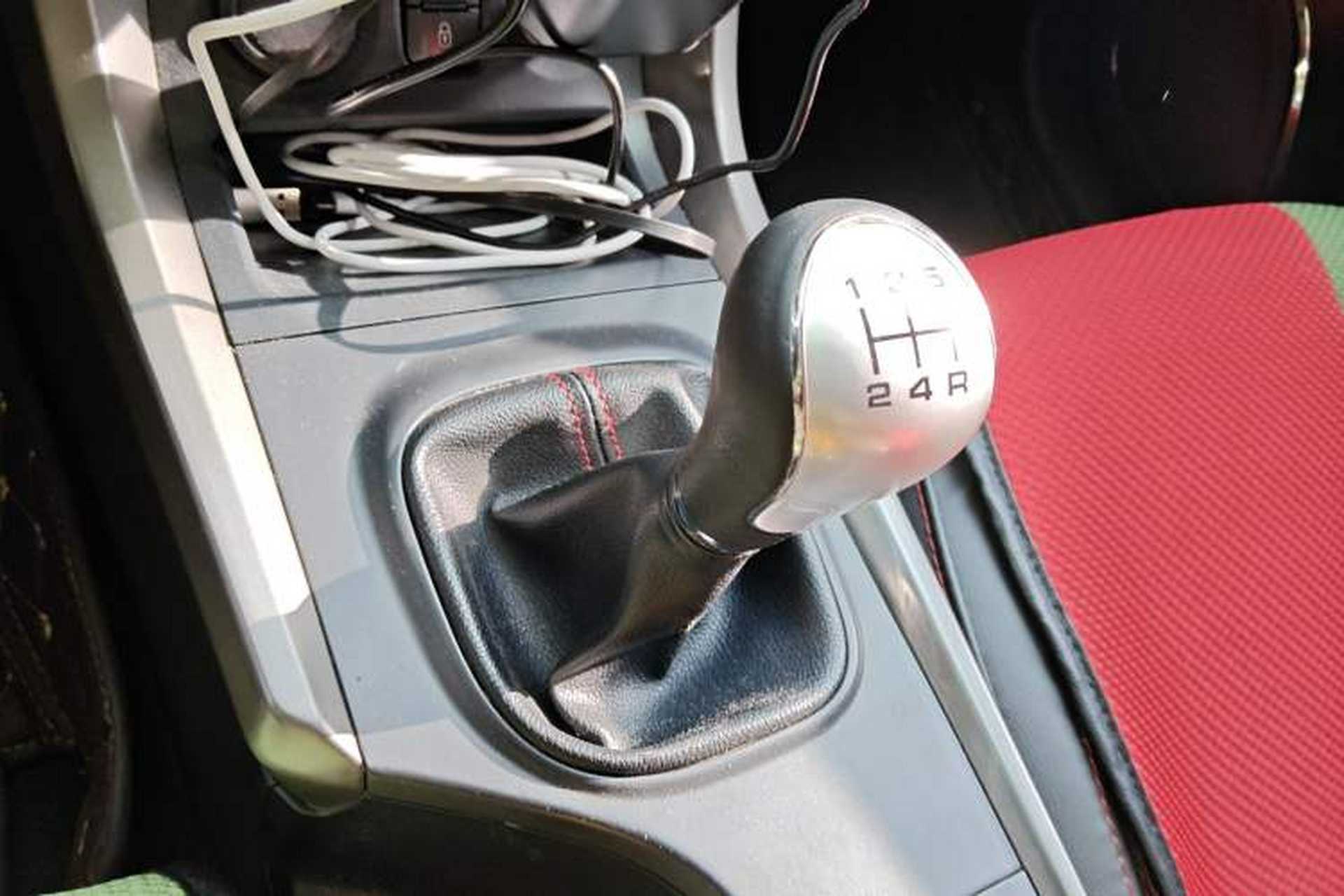Used Haima S5 2016 1.6L Manual Luxury Tech Edition Gear Lever